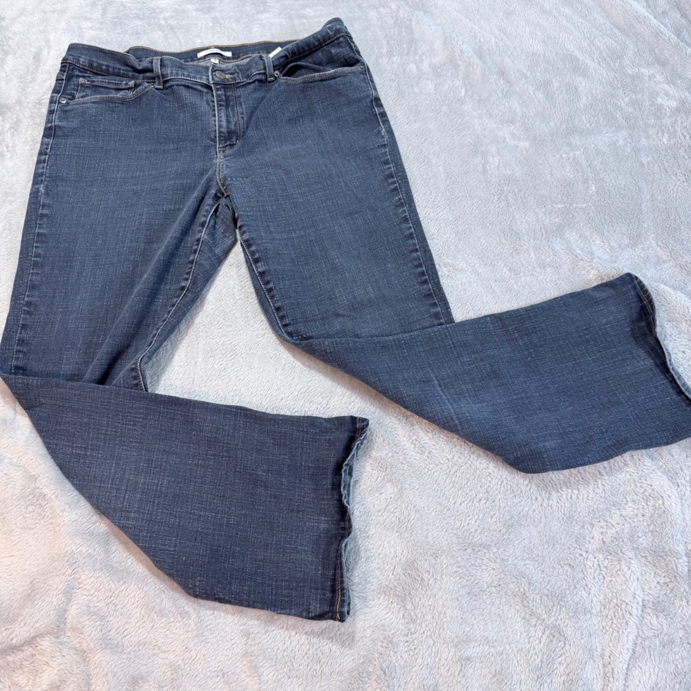 Levi Strauss‎ Co Classic Boot Jeans Dark Wash Women's Size 16 Bootcut Flared Leg